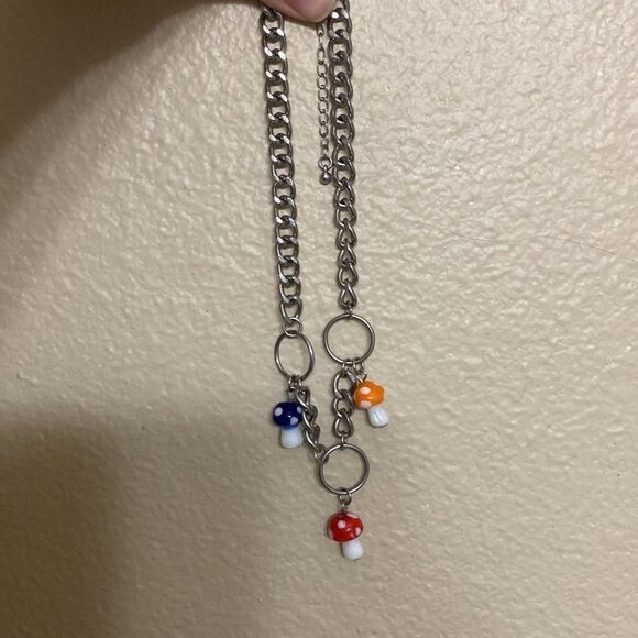 Hot Topic chunky retro Y2K Mushroom O-Ring Chain Choker 🍄 necklace with charms - Picture 3 of 6
